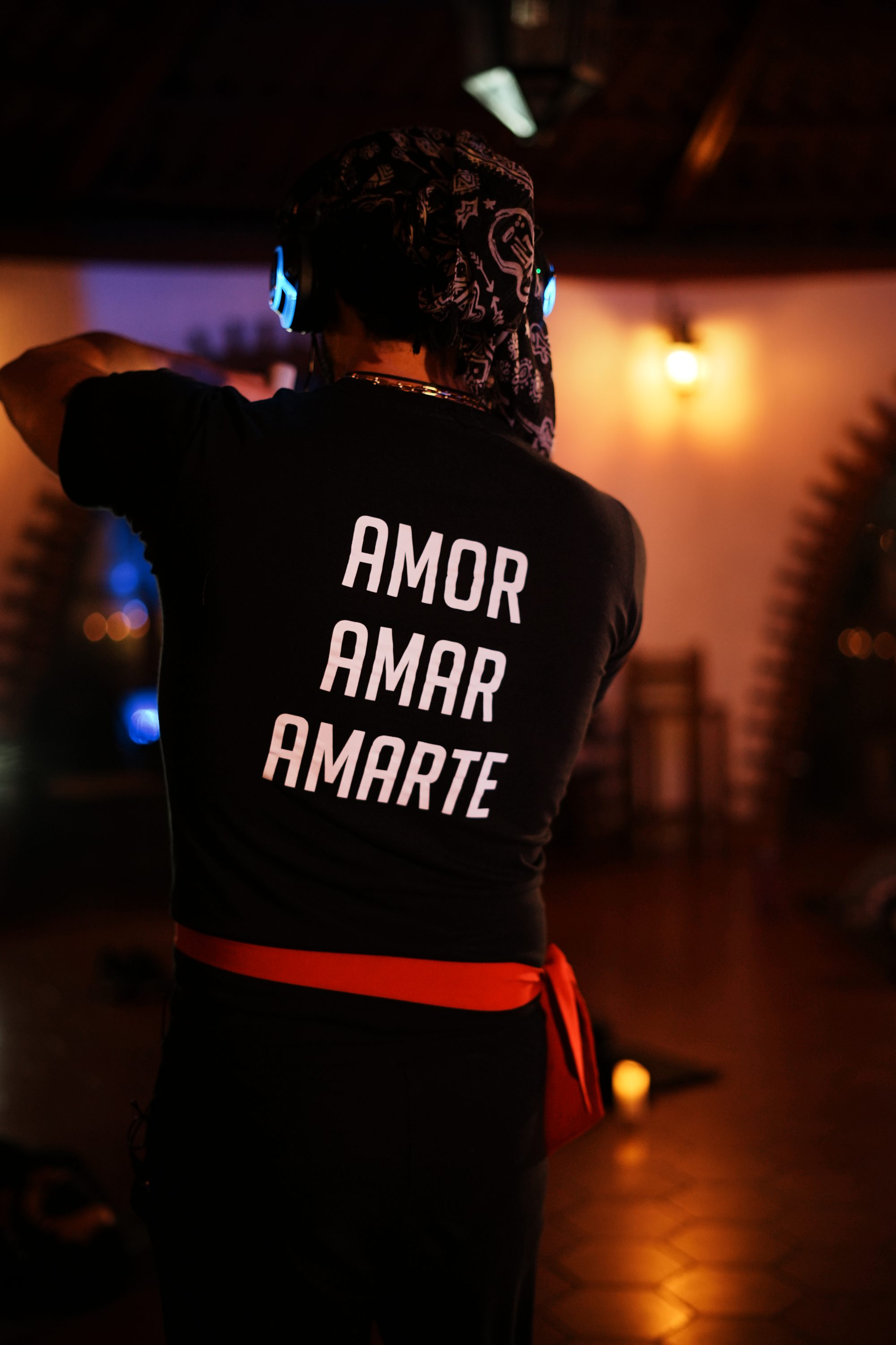 Mensaje AMARTE como parte del vestuario y la filosofía de EGO